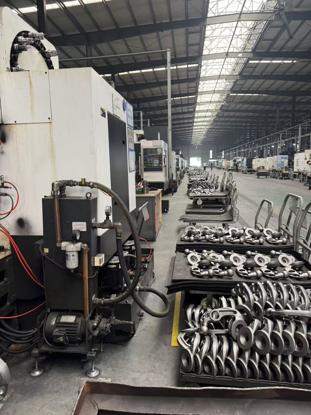 I vantaggi tecnici delle macchine per stampaggio a stampo liquido